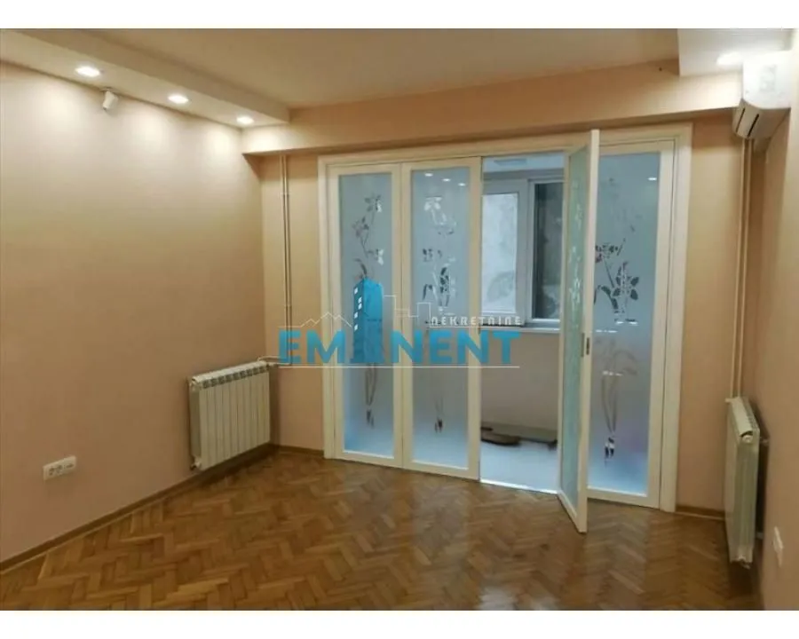 Izdavanje, poslovni prostor, 60m², Stari Grad, Beograd
