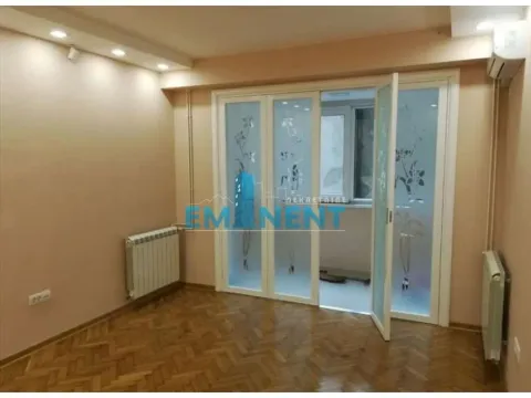 Izdavanje, poslovni prostor, 60m², Stari Grad, Beograd