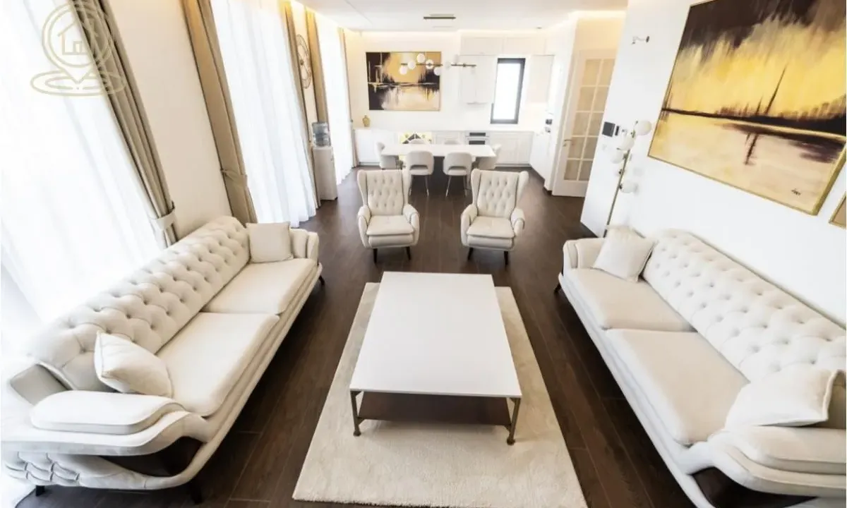 Izdavanje, četvorosoban stan, 135m², Sremska Kamenica, Petrovaradin