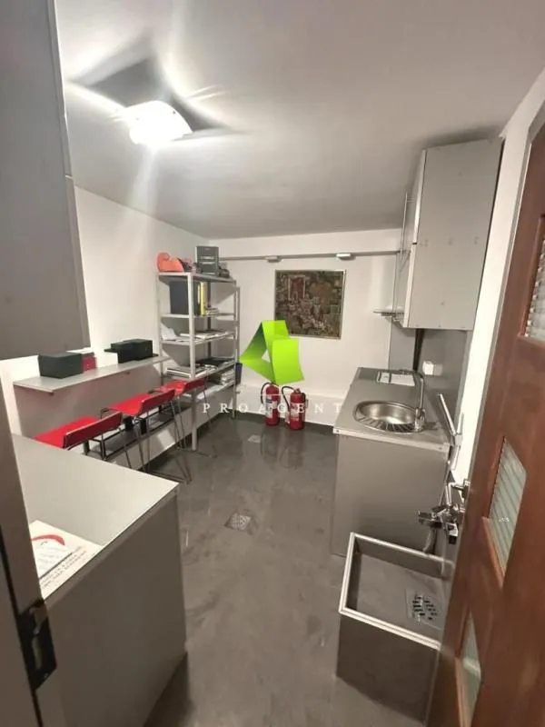 Rent, office space, 200m², Medijana, Niš