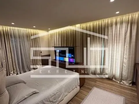 Izdavanje, stan, 350m², Južni Bulevar, Vračar Sve Podlokacije - image 13