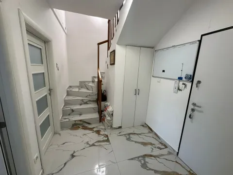 Prodaja, trosoban stan, 95m², Zagorič, Podgorica - image 11