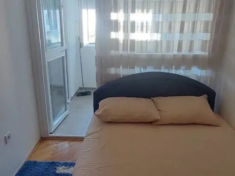 Izdavanje, dvosoban stan, 78m², Blok 5, Podgorica - image 11