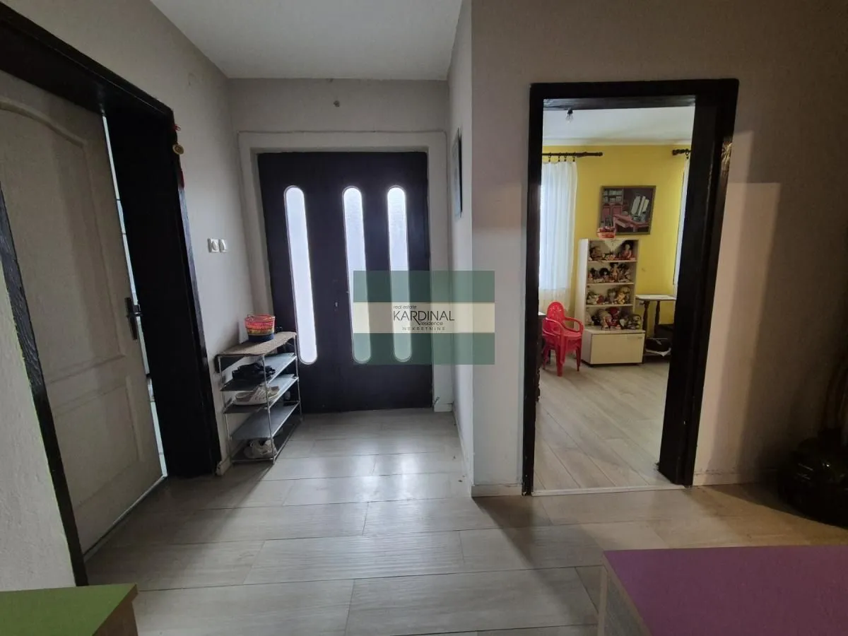 Prodaja, kuća, 300m², Tonja, Ćuprija