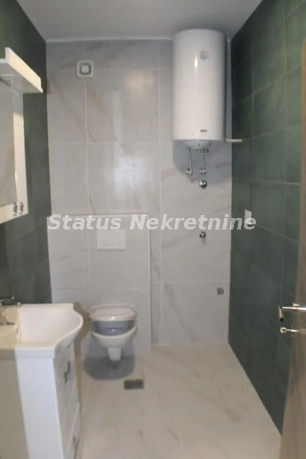 Prodaja, četvorosoban stan, 78m², Petrovaradin, Novi Sad