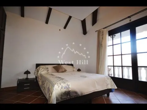 Sale, house, 235m², Kostanjica, Kotor - image 2