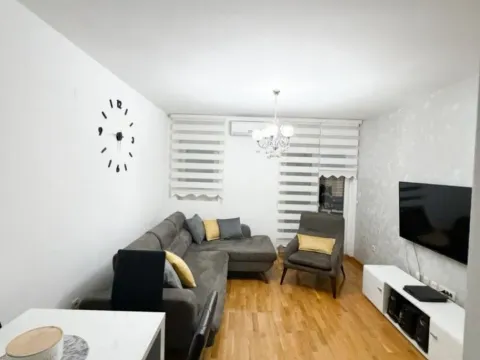 Prodaja, jednosoban stan, 42m², Stari Aerodrom, Podgorica - image 3