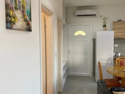 Rent, three bedroom apartment, 90m², Gradiošnica, Tivat - image 3