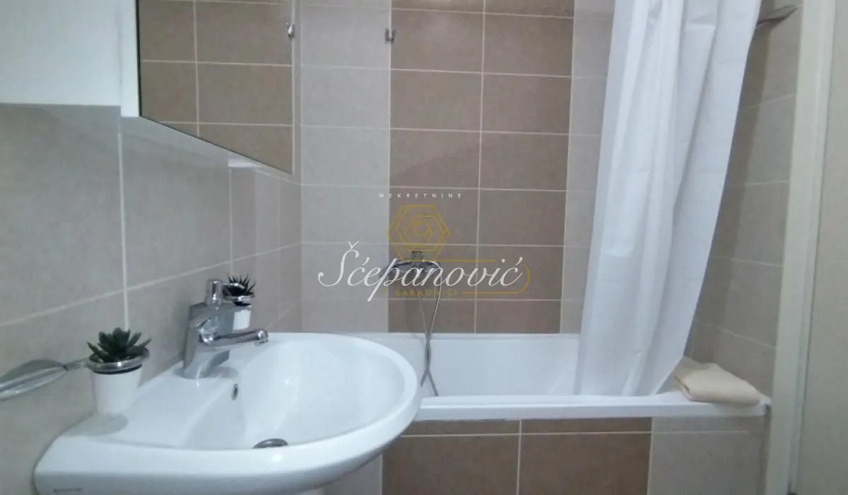Prodaja, dvosoban stan, 51m², Centar, Novi Sad