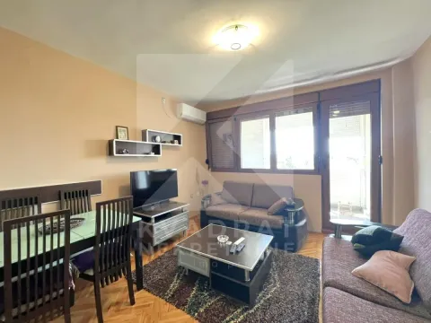 Rent, two bedroom apartment, 65m², Pejton, Podgorica - image 2