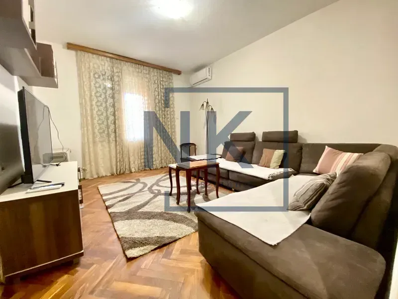 Izdavanje, dvosoban stan, 68m², Centar, Podgorica