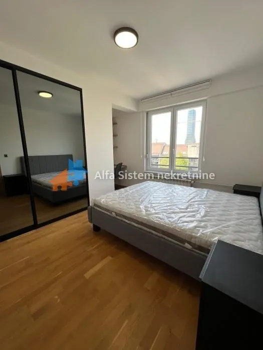 Izdavanje, četvorosoban stan, 100m², Sarajevska, Beograd