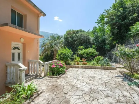 Prodaja, kuća, 172m², Muo, Kotor - image 15