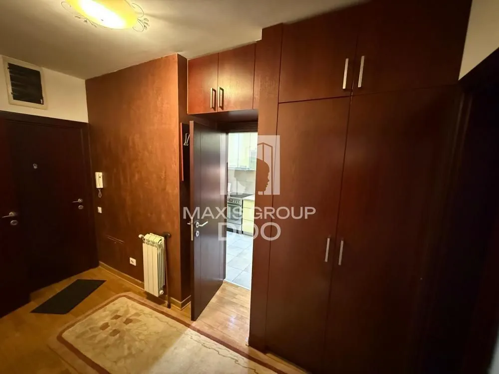 Izdavanje, trosoban stan, 81m², Čubura, Beograd