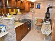 Izdavanje, kuća, 696m², Zlatica, Podgorica - image 49