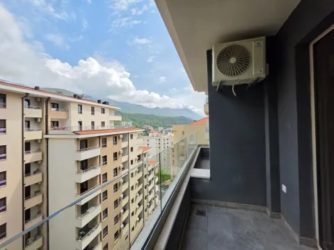 Sale, one bedroom apartment, 45m², Bečići, Budva - image 3