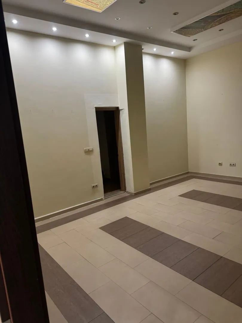 Rent, office space, 65m², Centar, Tivat
