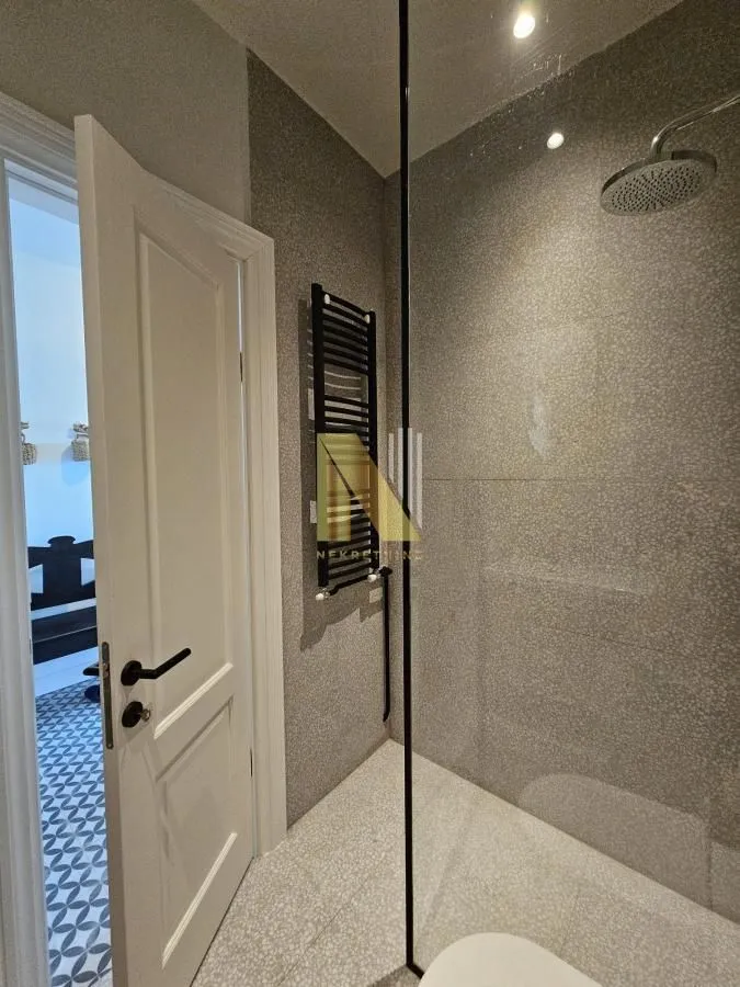 Izdavanje, trosoban stan, 110m², Centar, Novi Sad