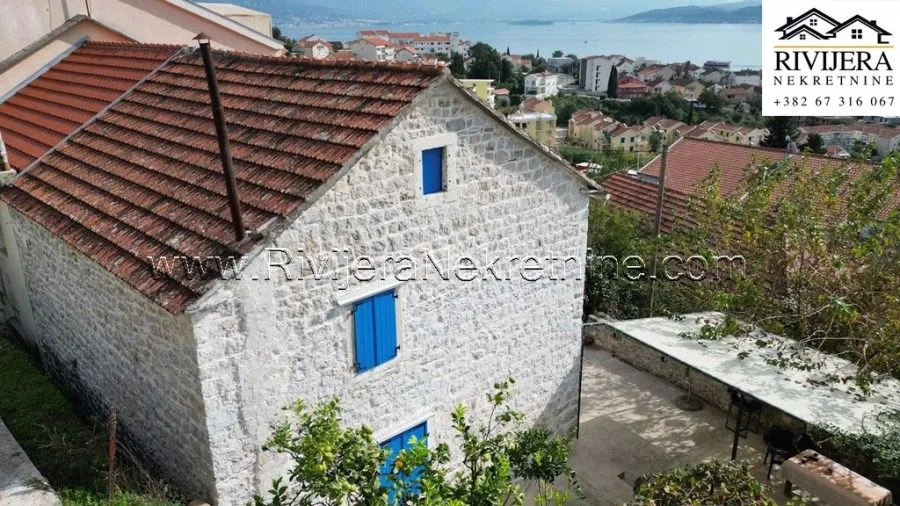 Prodaja, kuća, 106m², Đenovići, Herceg Novi