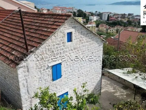Prodaja, kuća, 106m², Đenovići, Herceg Novi - image 1