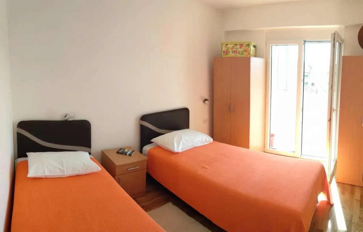 Rent, two bedroom apartment, 70m², Centar, Tivat