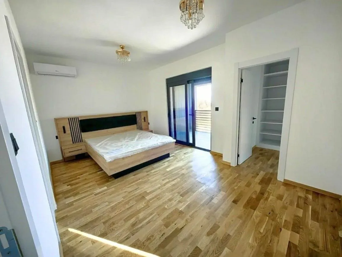 Prodaja, kuća, 170m², Tološi, Podgorica