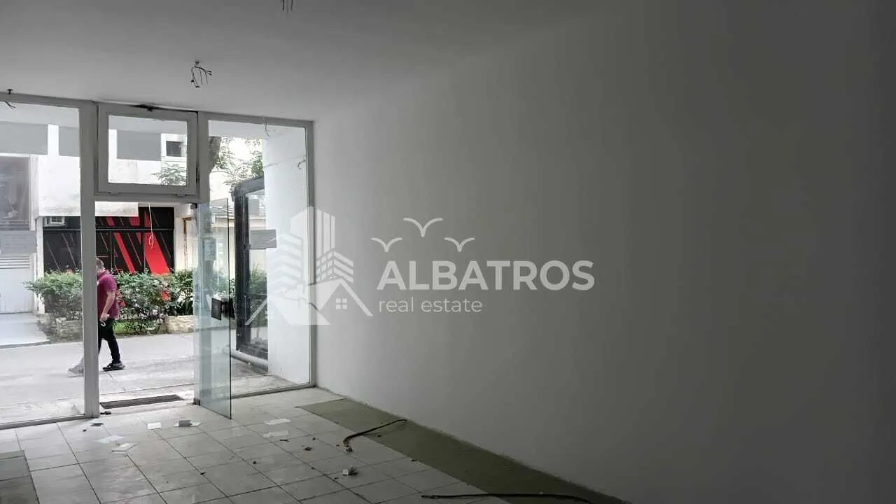 Rent, office space, 52m², Centar, Bar