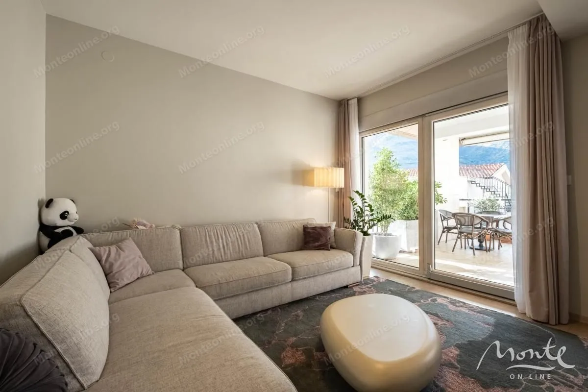 Prodaja, trosoban stan, 114m², Dobrota, Kotor
