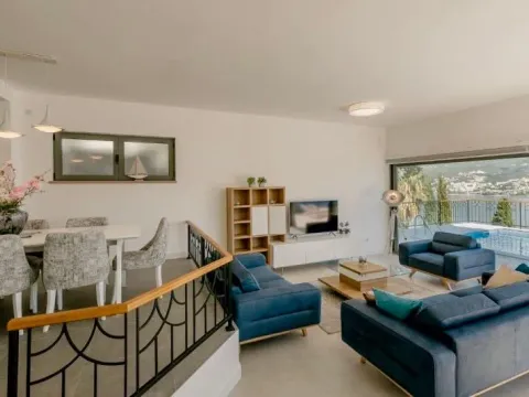 Sale, house, 236m², Njivice, Herceg Novi - image 2