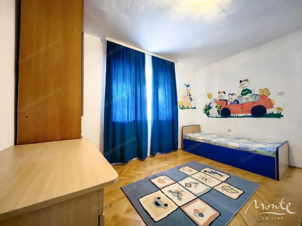 Prodaja, kuća, 180m², Tološi, Podgorica