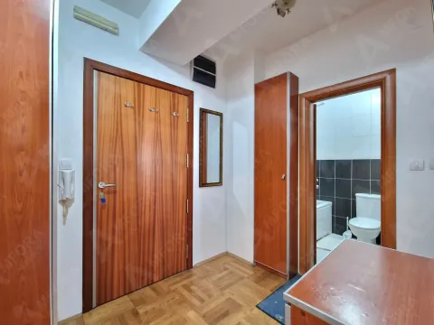 Rent, three bedroom apartment, 90m², Budva, Crna Gora - image 10