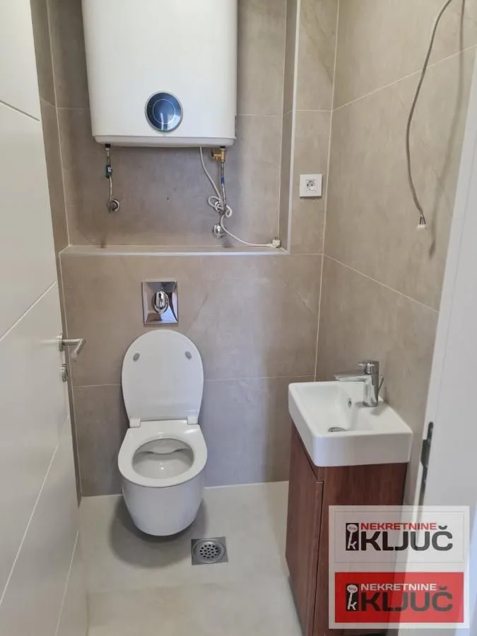 Izdavanje, trosoban stan, 80m², Veternik, Novi Sad Sve Podlokacije