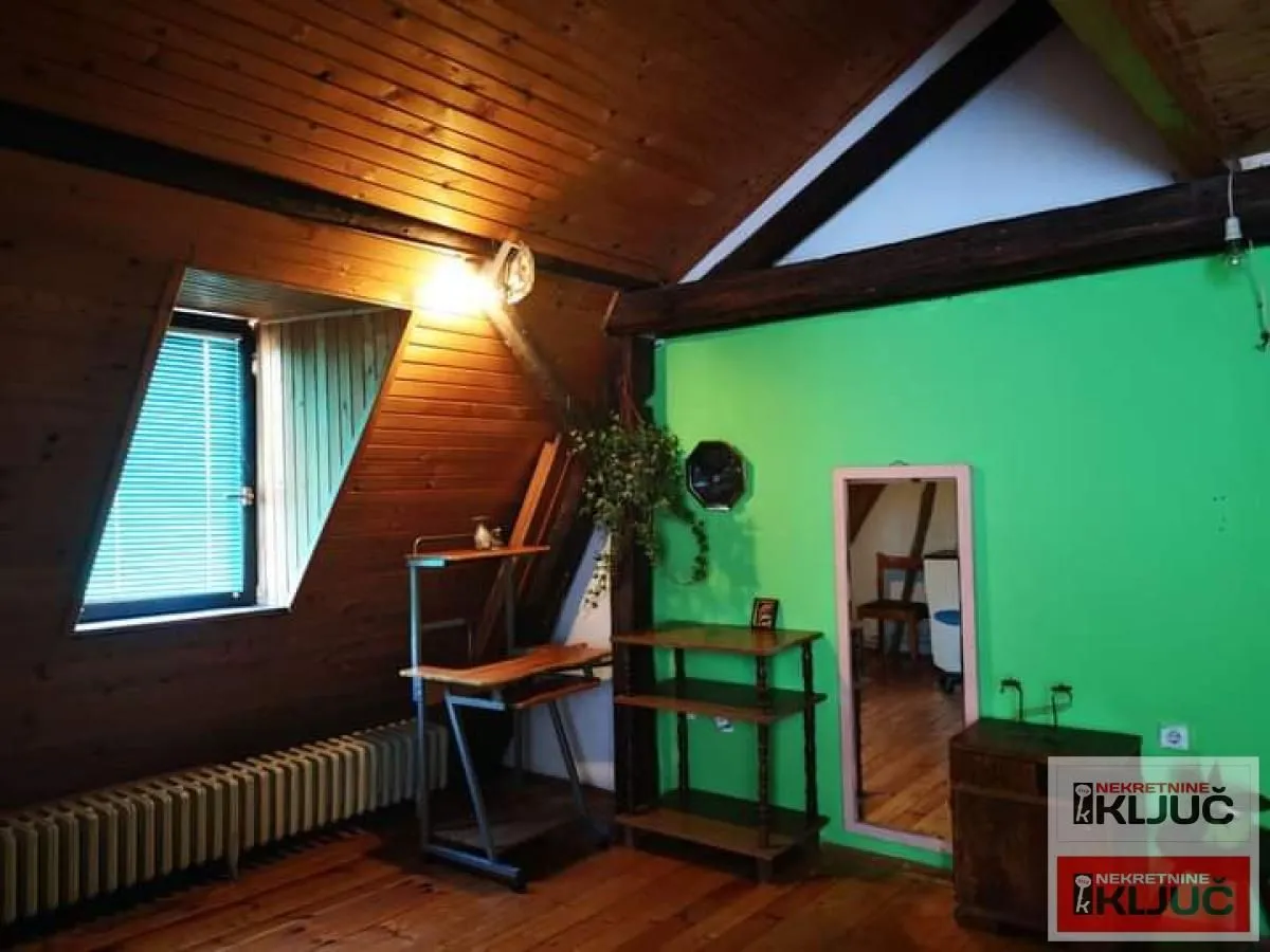 Prodaja, četvorosoban stan, 105m², Adamovićevo Naselje, Novi Sad Sve Podlokacije