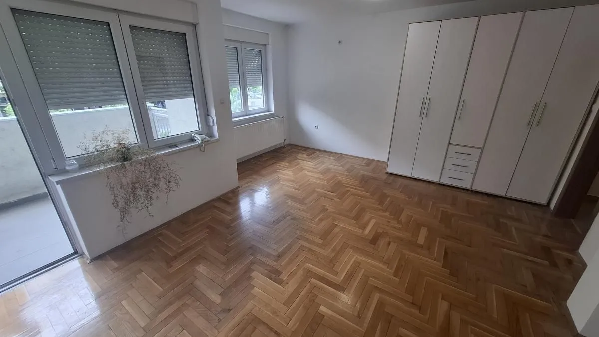 Izdavanje, dvosoban stan, 67m², Nova Detelinara, Novi Sad Sve Podlokacije