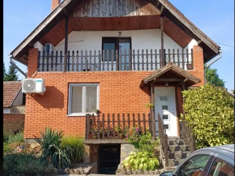 Prodaja, kuća, 200m², Bajnat, Subotica - image 1