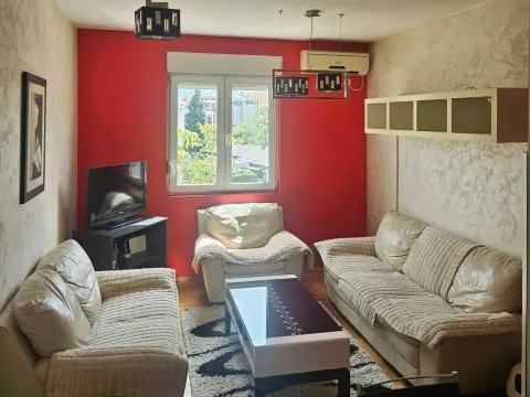 Izdavanje, jednosoban stan, 37m², Stari Aerodrom, Podgorica - image 2