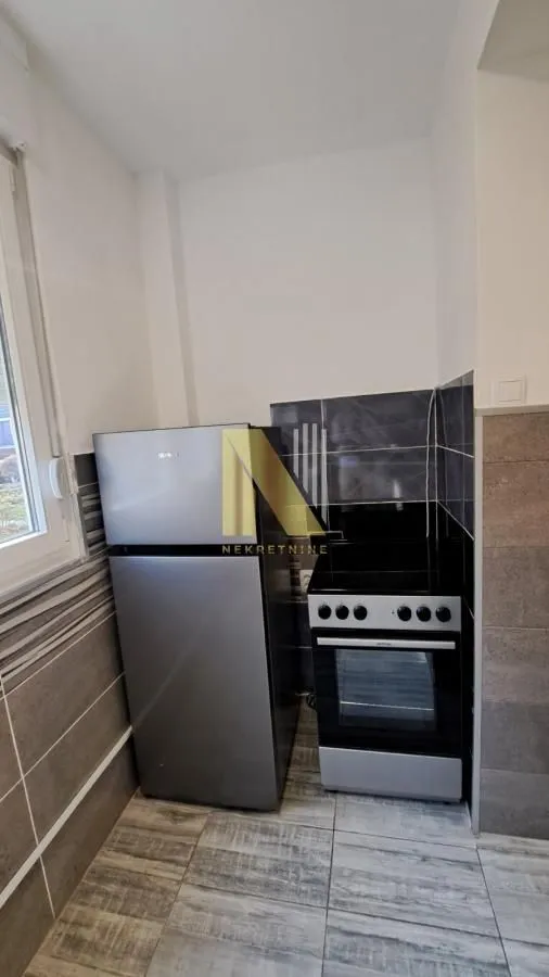 Izdavanje, dvosoban stan, 45m², Sremska Kamenica, Petrovaradin
