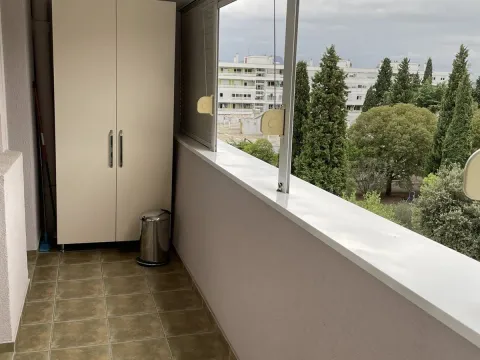 Rent, one bedroom apartment, 77m², Preko Morače, Podgorica - image 11