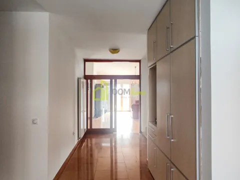 Izdavanje, kuća, 458m², Rogami, Podgorica - image 6