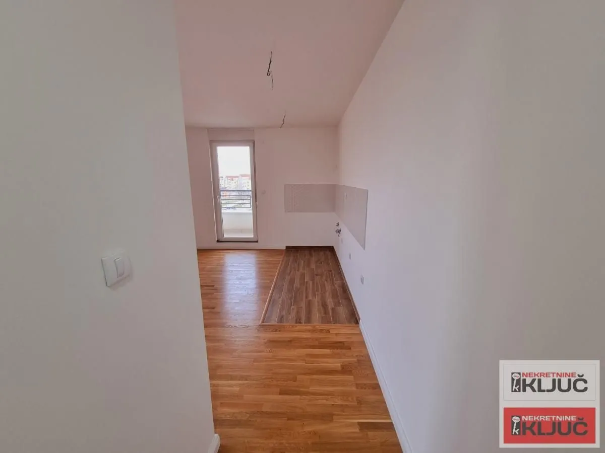 Prodaja, trosoban stan, 63m², Bulevar patrijarha Pavla, Novi Sad Sve Podlokacije
