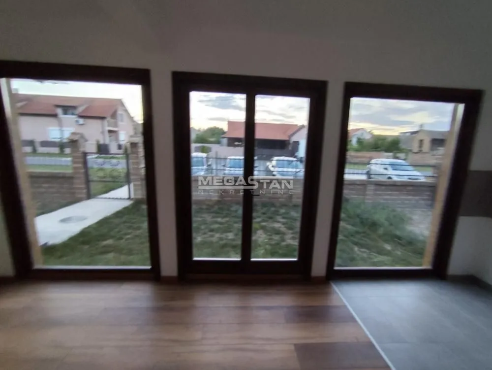 Sale, four bedroom apartment, 86m², Borča 1, Borča Sve Podlokacije