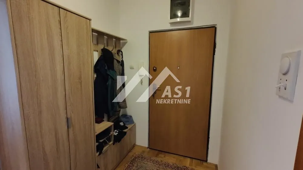 Izdavanje, trosoban stan, 54m², Adamovićevo Naselje, Novi Sad Sve Podlokacije