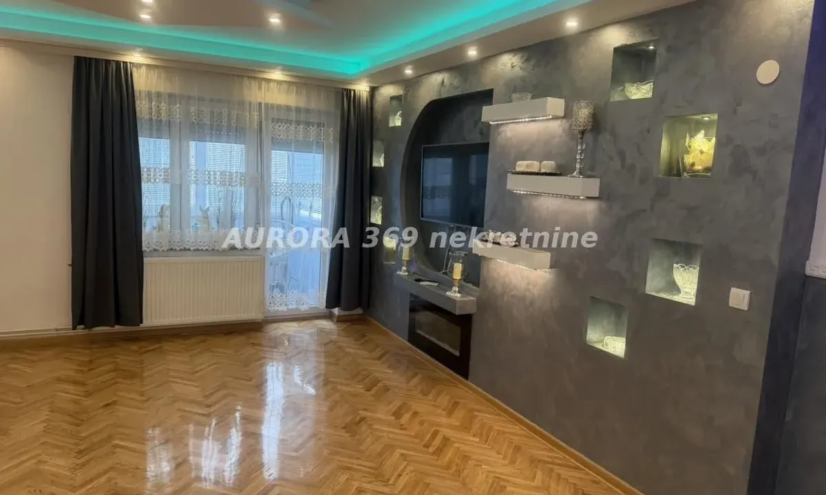 Prodaja, dvosoban stan, 63m², Ruma, Srbija