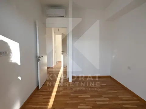 Izdavanje, trosoban stan, 117m², Zagorič, Podgorica - image 10