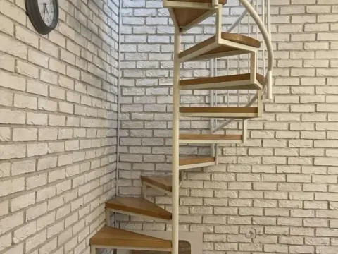 Izdavanje, trosoban stan, 100m², Centar, Novi Sad - image 9