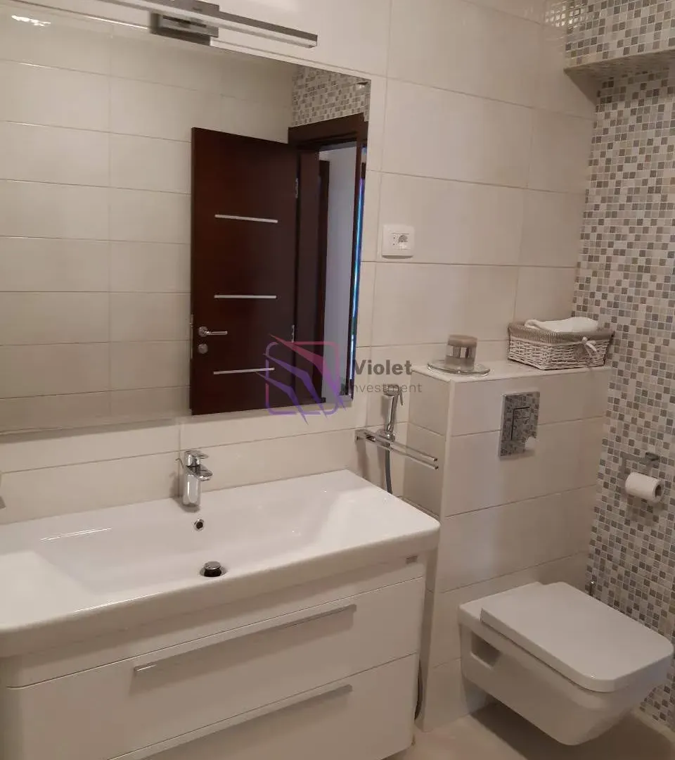 Izdavanje, dvosoban stan, 90m², Preko Morače, Podgorica