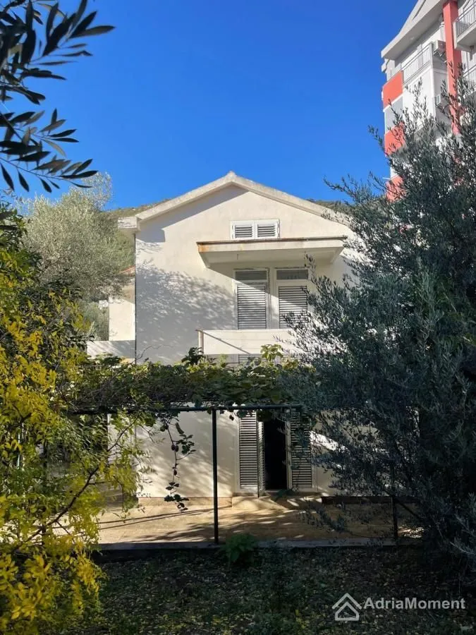 Prodaja, kuća, 140m², Petrovac, Budva