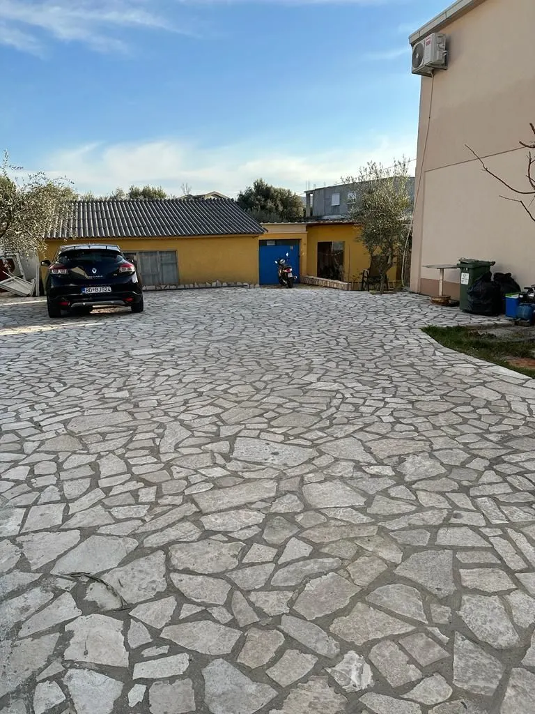 Sale, house, 390m², Čeluga, Bar
