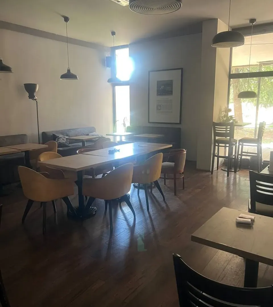 Izdavanje, poslovni prostor, 351m², Blok 5, Podgorica