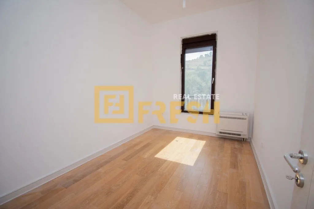 Prodaja, četvorosoban stan, 151m², Gornja Gorica, Podgorica